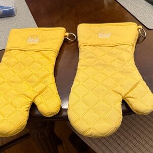 Yellow Quilted Oven Mitts
